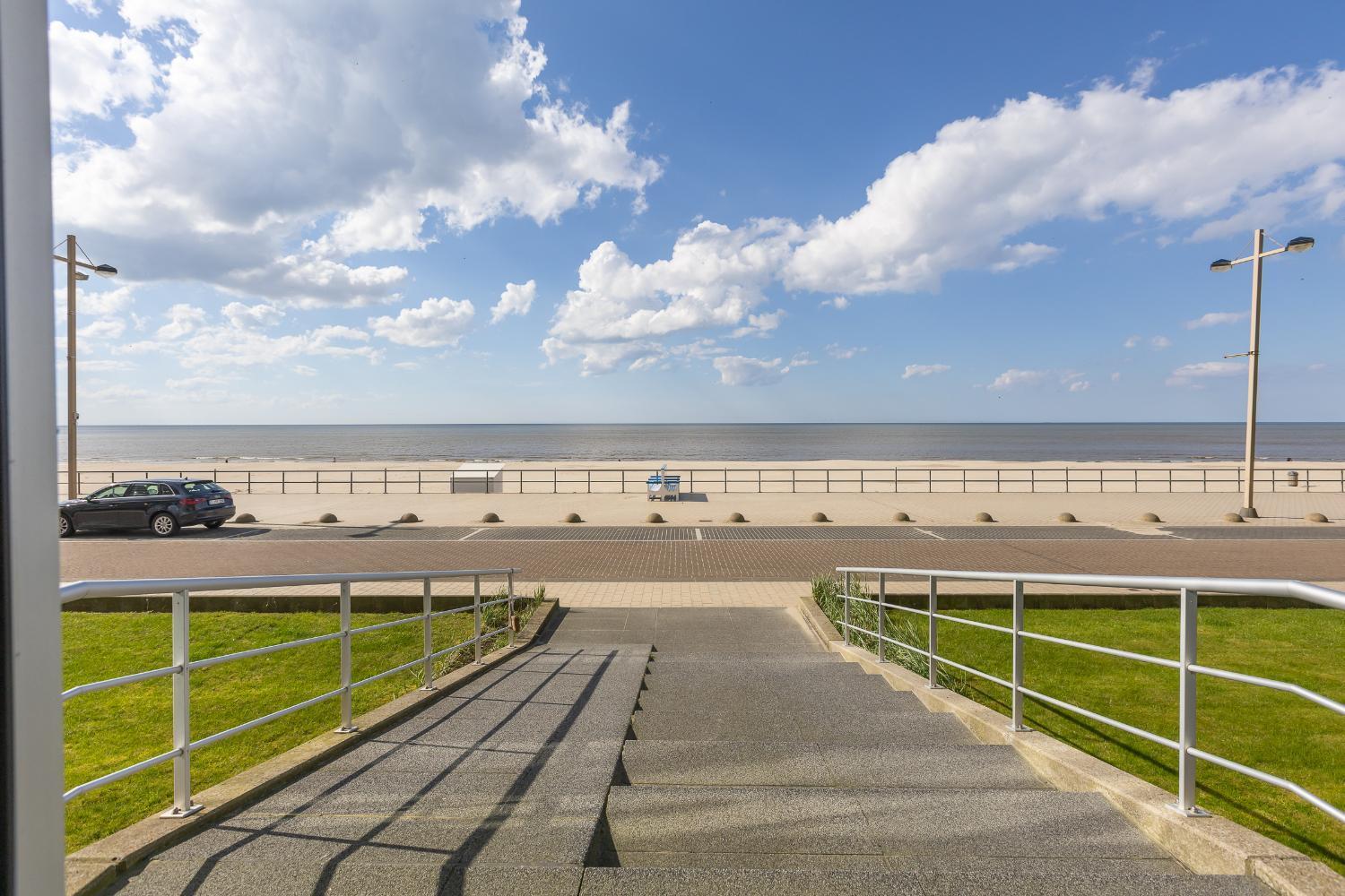 Studio Met Frontaal Zeezicht Middelkerke Esterno foto